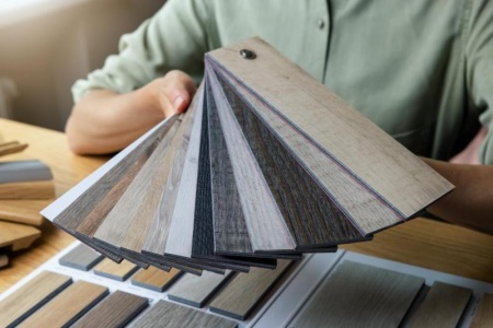 Guide complet pour la pose de sol souple : quels mat&eacute;riaux privil&eacute;gier ?